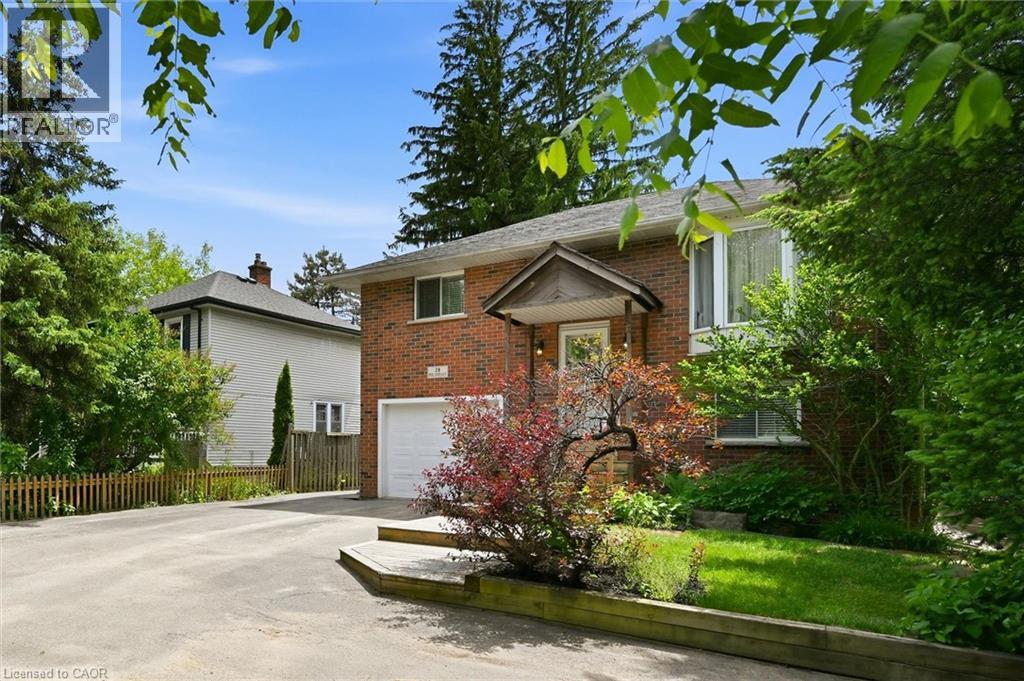 28 Rousseaux Street, Hamilton, Ontario  L9G 2W5 - Photo 3 - 40873865