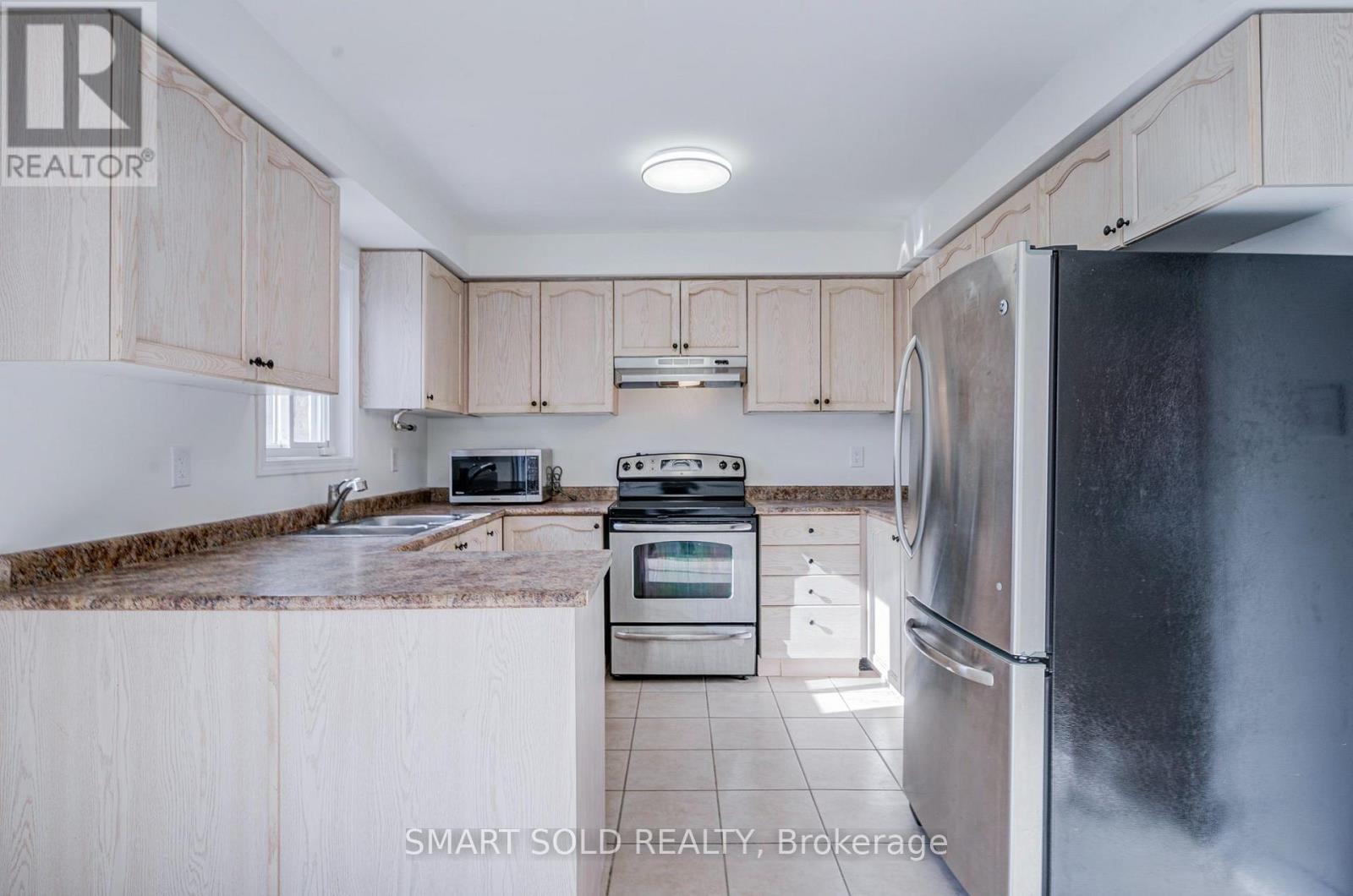 47 Robideau Place, Whitby, Ontario  L1R 3G6 - Photo 18 - E14116316