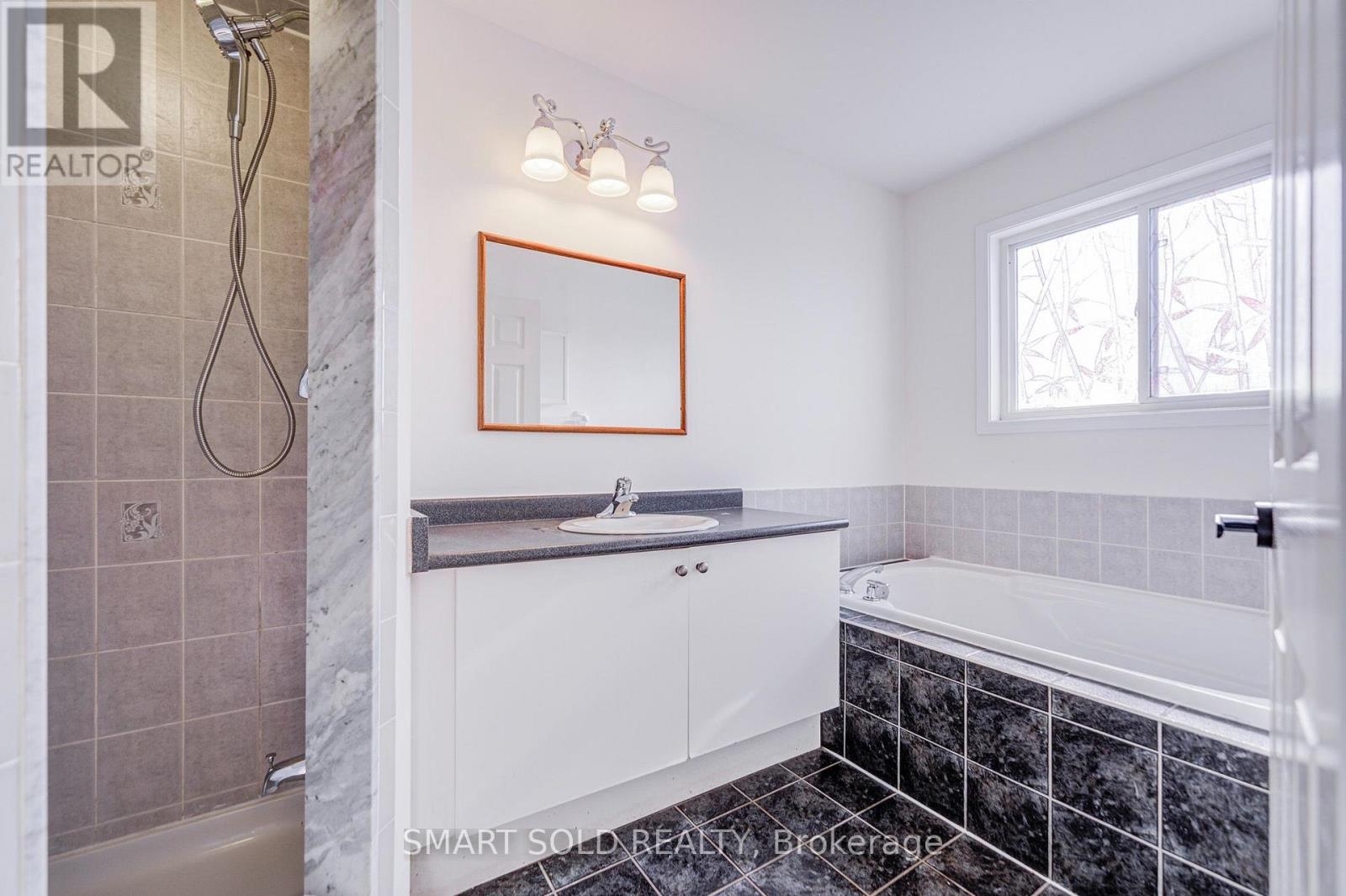 47 Robideau Place, Whitby, Ontario  L1R 3G6 - Photo 24 - E14116316
