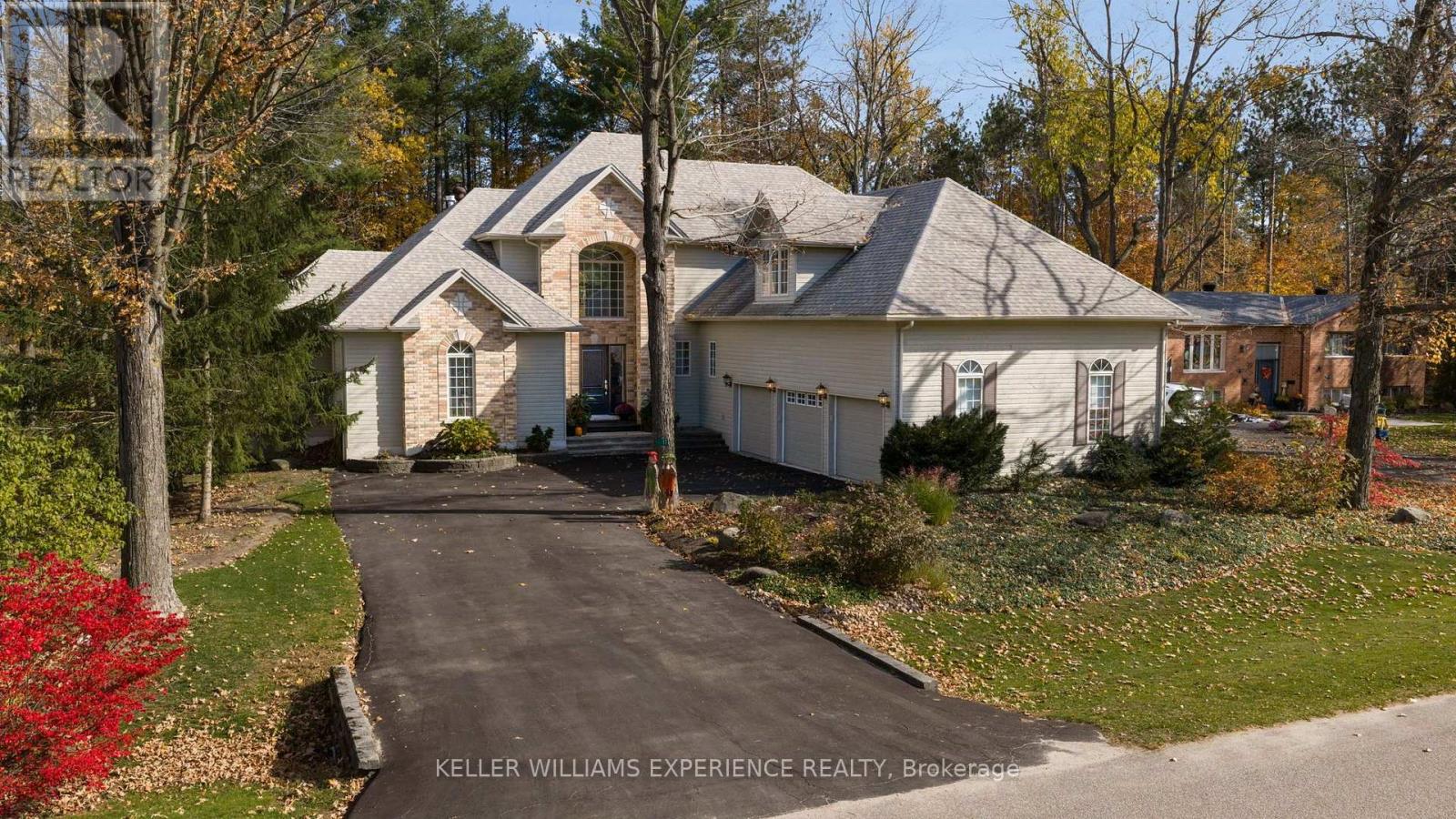 17 Fairway Court, Oro-Medonte, Ontario  L0L 2L0 - Photo 1 - S14116238