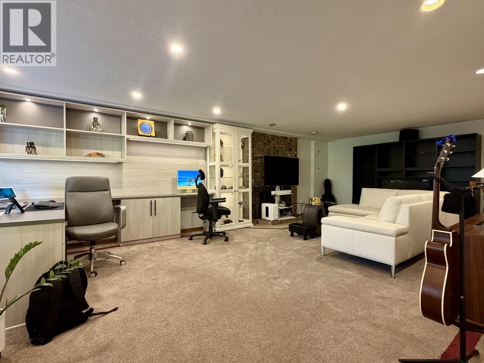 Basement-1881 Bowman Avenue, Coquitlam, British Columbia  V3J 6E1 - Photo 2 - R3178345