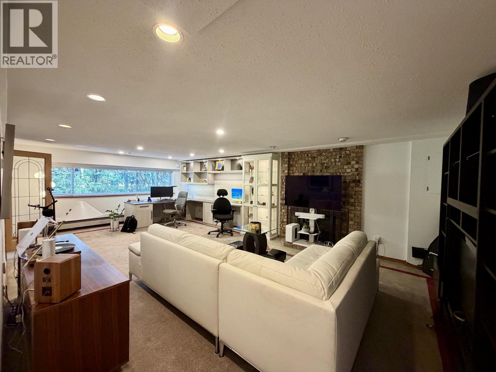 Basement-1881 Bowman Avenue, Coquitlam, British Columbia  V3J 6E1 - Photo 4 - R3178345