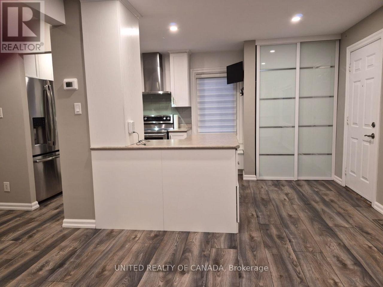 790 The Queensway, Toronto, Ontario  M8Z 1N5 - Photo 5 - W14094186