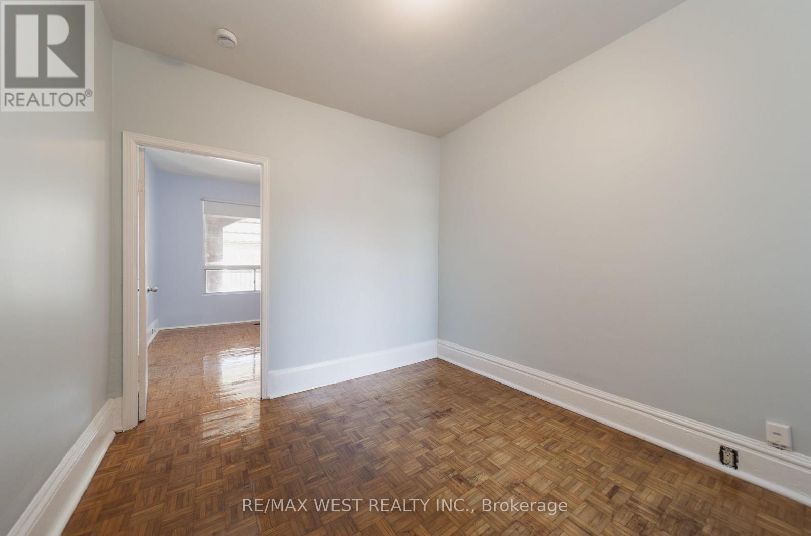 Main - 862 Ossington Avenue, Toronto, Ontario  M6G 3V1 - Photo 6 - W14116182