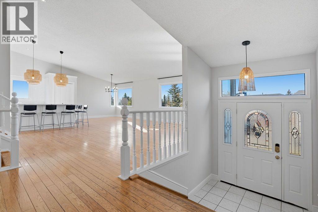 88 Woodfield Drive Sw, Calgary, Alberta  T2W 3T5 - Photo 3 - A2353826