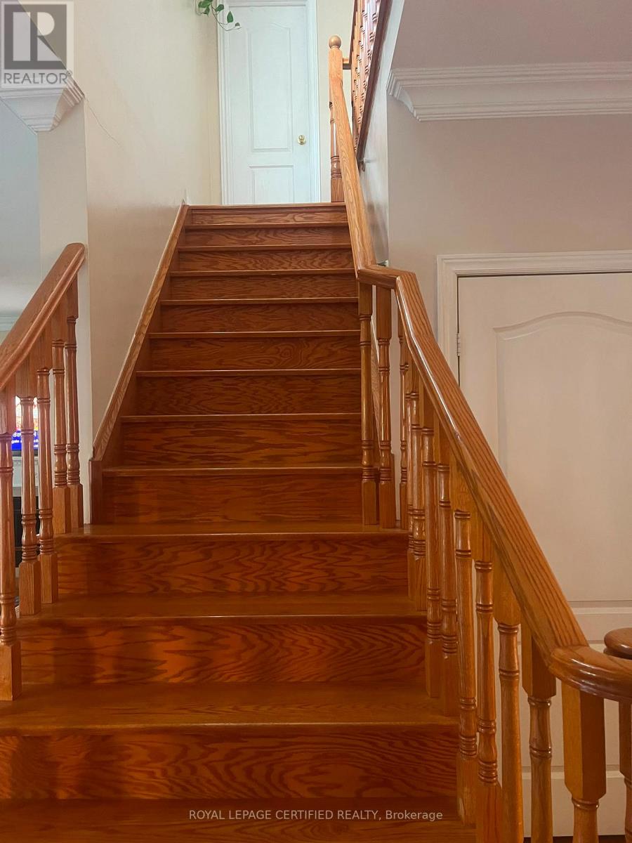 Upper Level - 35 Citadel Crescent, Brampton, Ontario  L6P 1X8 - Photo 9 - W14107048