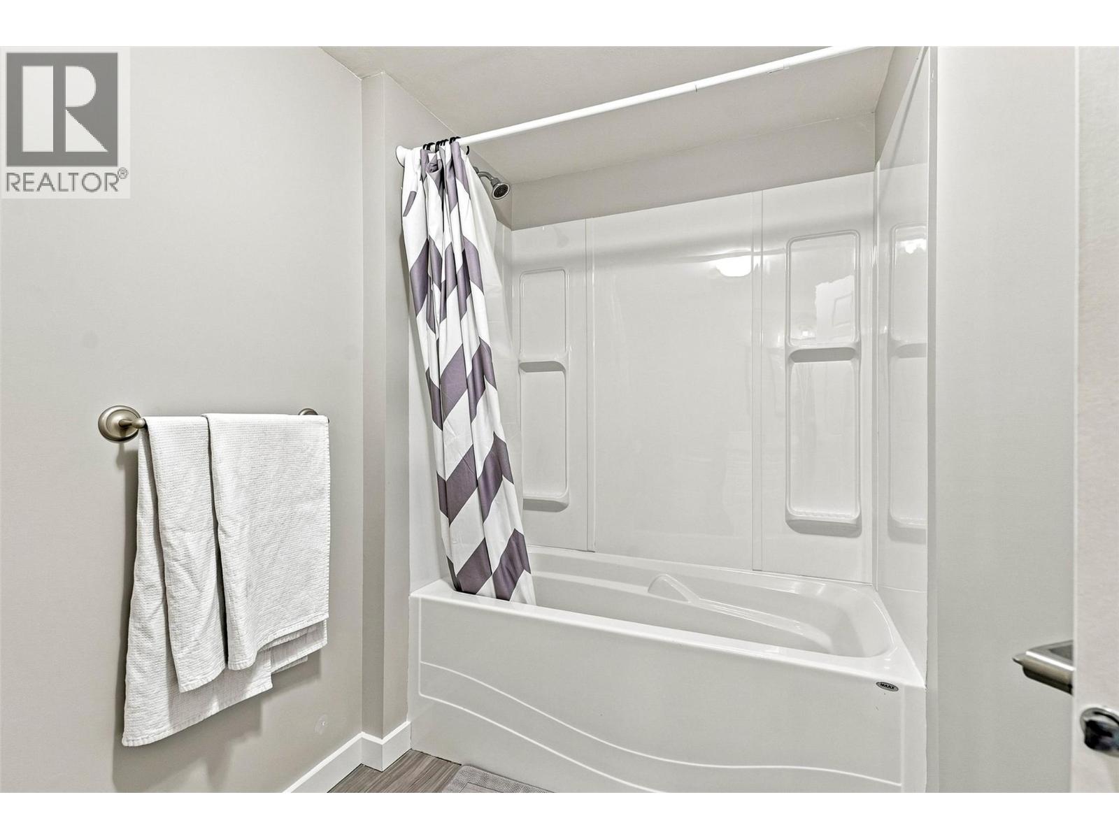 5543 Dallas Drive, Kamloops, British Columbia  V2C 4W9 - Photo 38 - 10404075