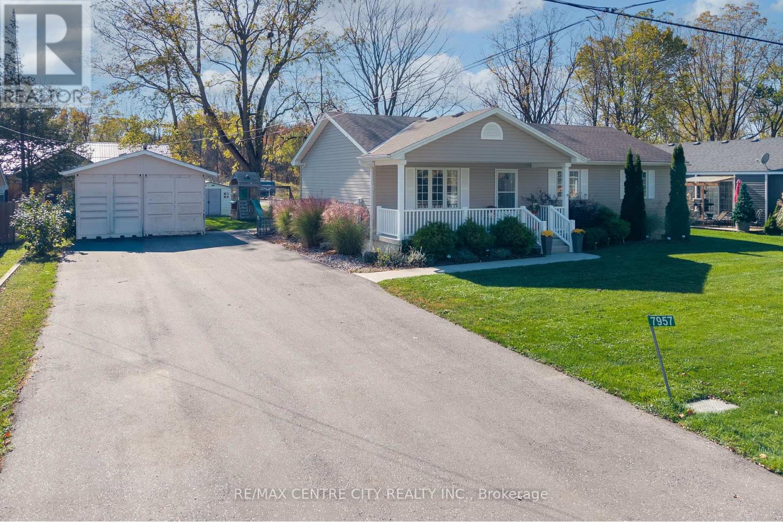 7957 RAILROAD LINE, Brooke-Alvinston, Ontario