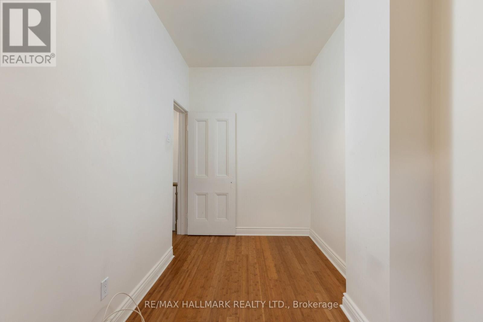 10 Woodgreen Place, Toronto, Ontario  M4M 2J2 - Photo 19 - E14116428