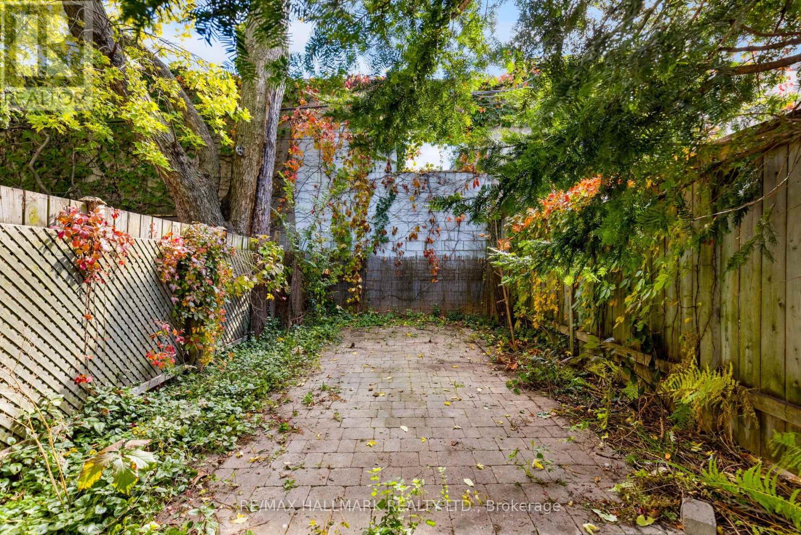 10 Woodgreen Place, Toronto, Ontario  M4M 2J2 - Photo 26 - E14116428