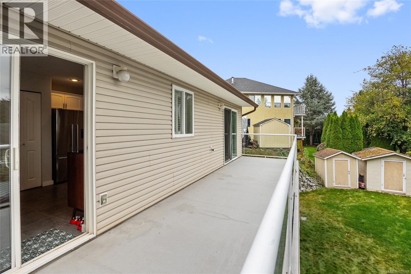 1157 View Pl