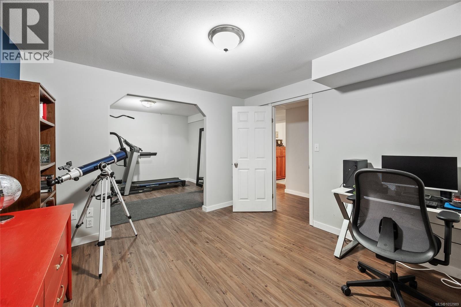 1157 View Pl