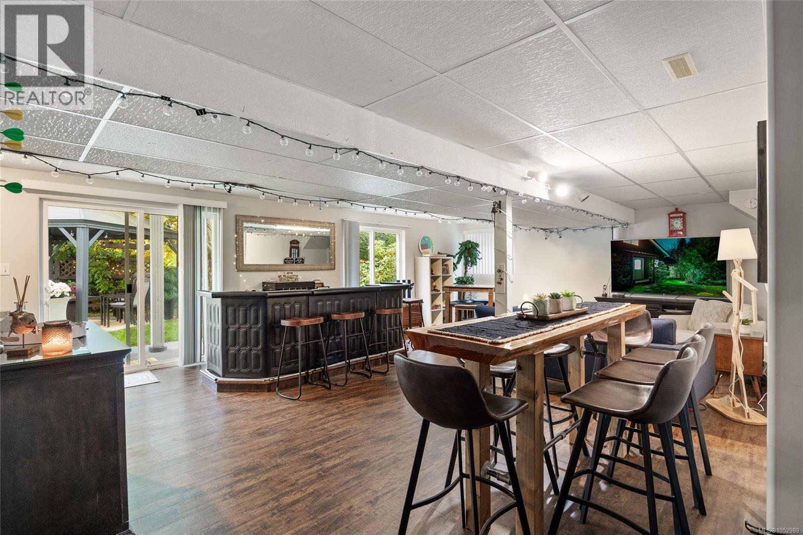 1157 View Pl
