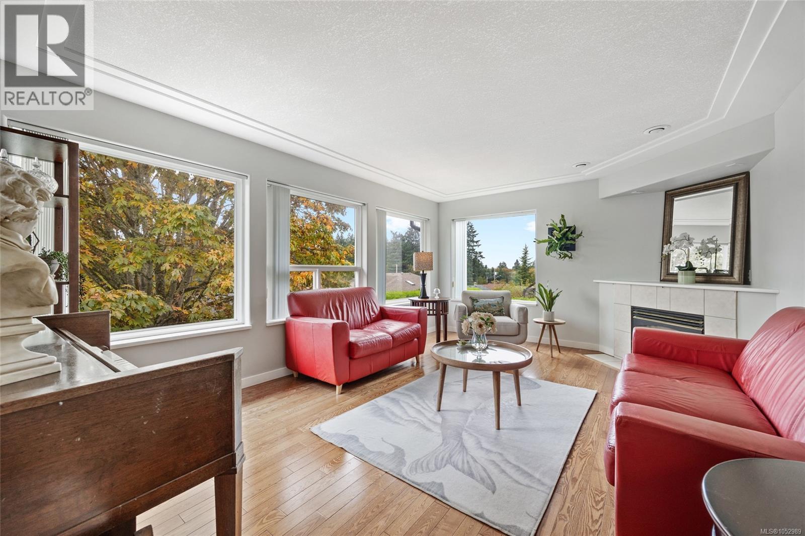 1157 View Pl