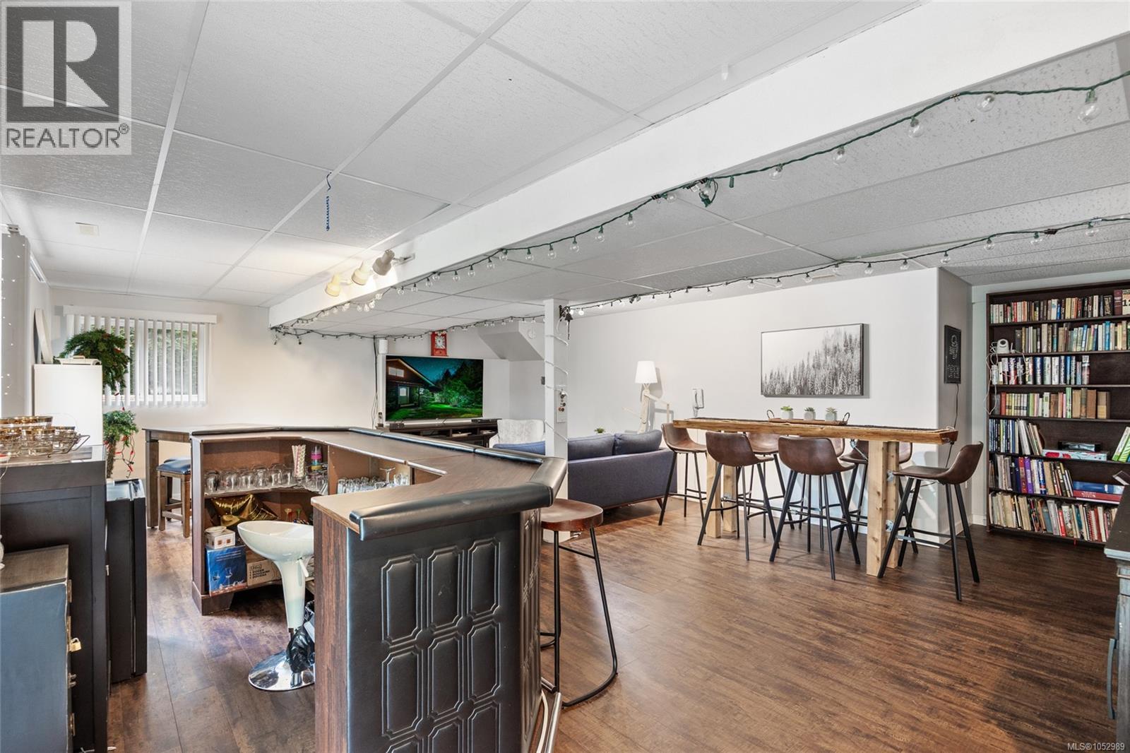 1157 View Pl