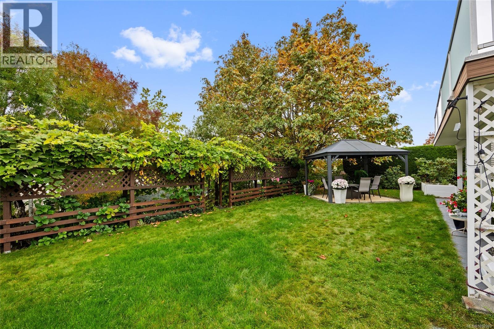 1157 View Pl