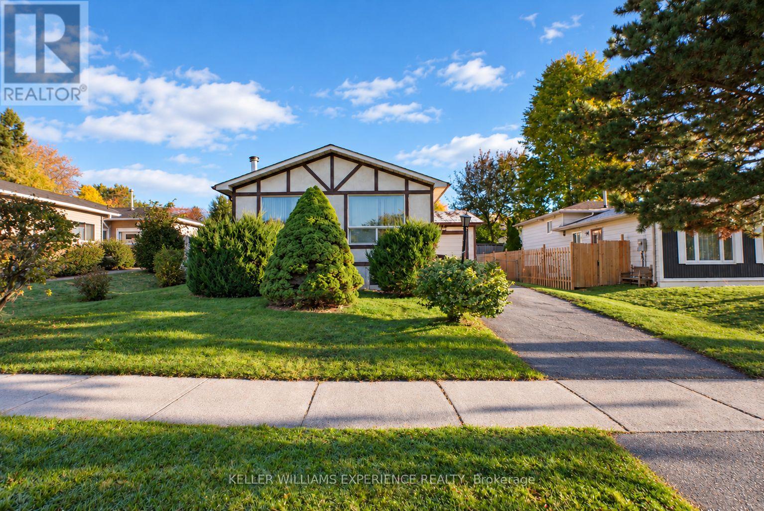 29 Maurino Court, Bradford West Gwillimbury (Bradford), Ontario  L3Z 1S6 - Photo 2 - N14116424