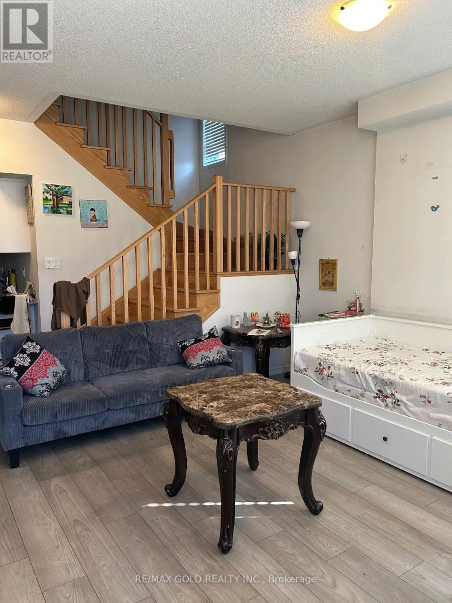 4 - 22 HUMBERWOOD BOULEVARD