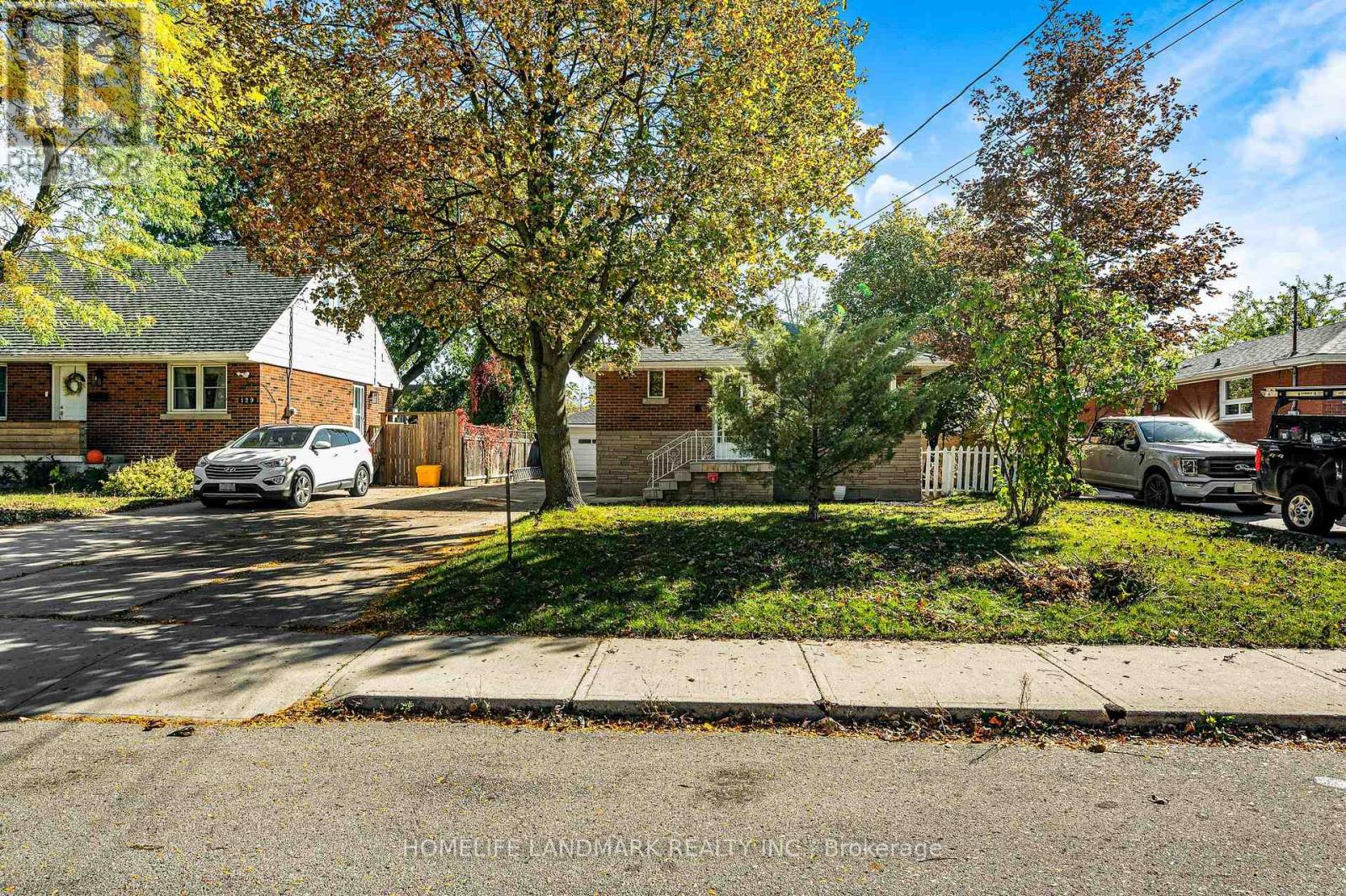 135 Howard Avenue, Hamilton, Ontario  L9A 2W6 - Photo 3 - X14116320
