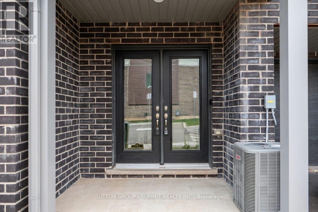 104 Dryden Lane, Hamilton, Ontario  L8H 0B6 - Photo 2 - X14105974