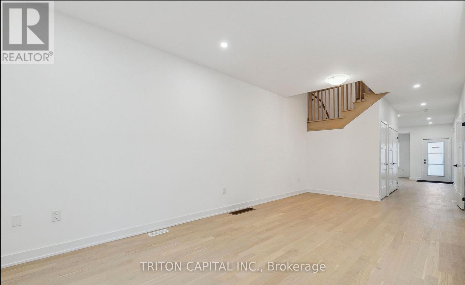 Upper - 75 Wheatfield Road, Barrie, Ontario  L9J 0C2 - Photo 10 - S13868630