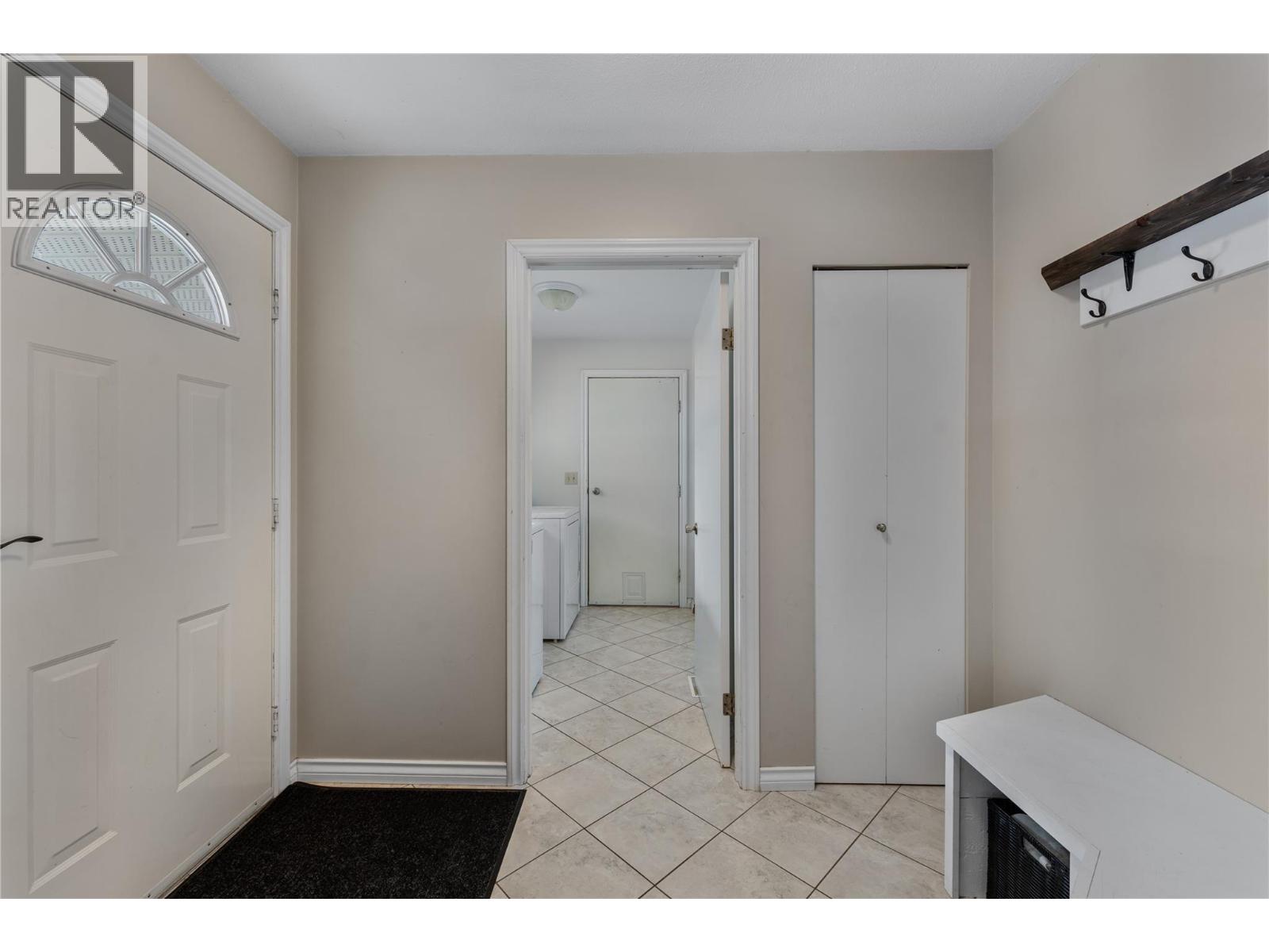 3772 Glenway Road, West Kelowna, British Columbia  V4T 1E3 - Photo 3 - 10403450