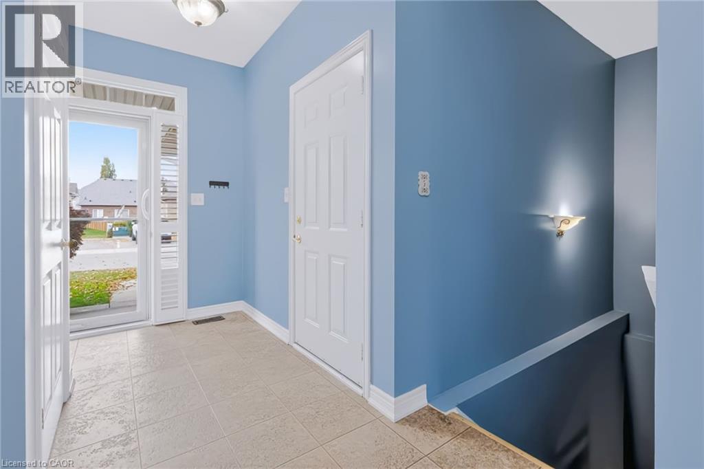 11 Greentrail Drive, Glanbrook, Ontario  L0R 1W0 - Photo 5 - 40873108