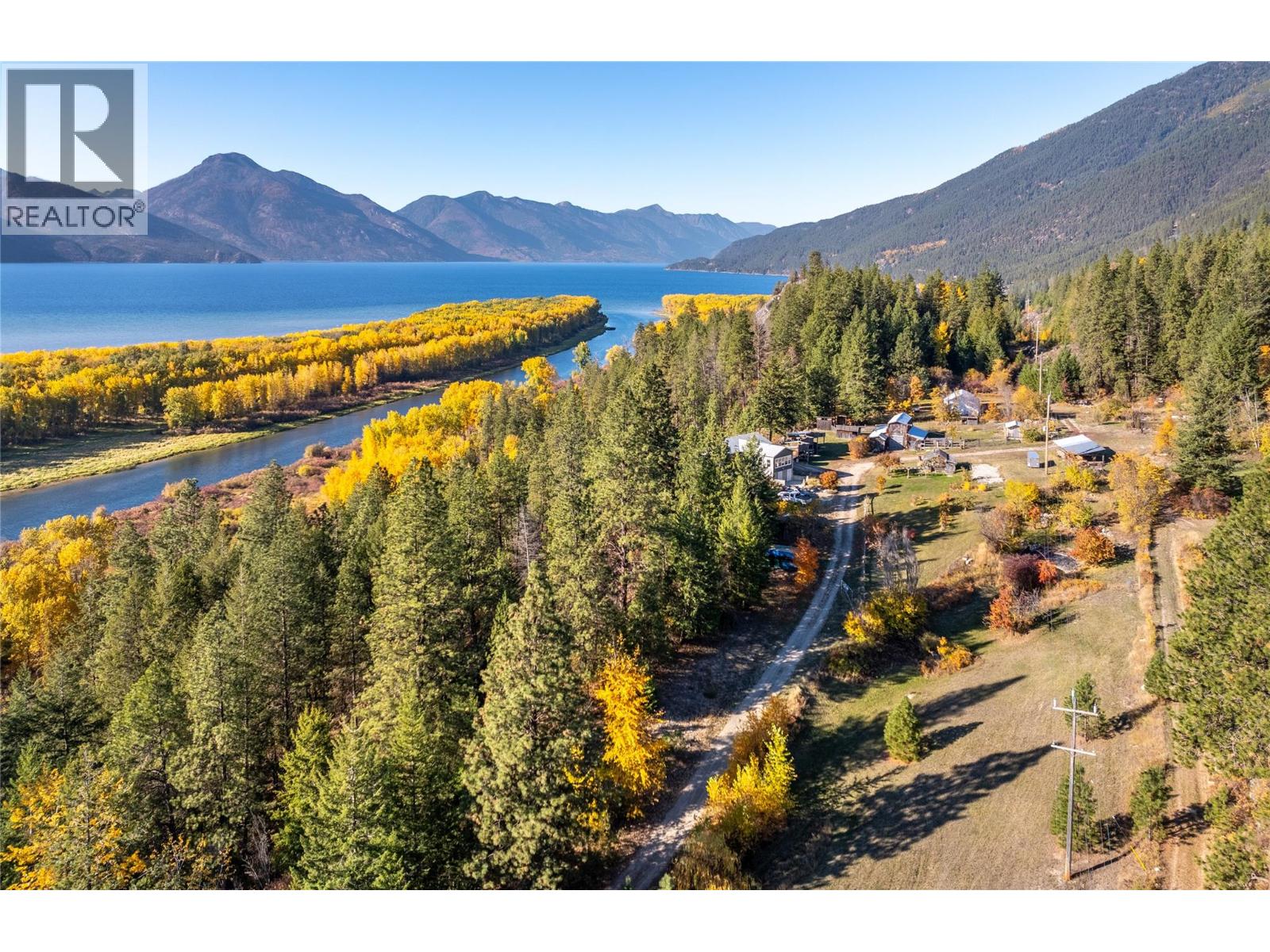 8732 3A Highway Sirdar, BC V0B2N1_5