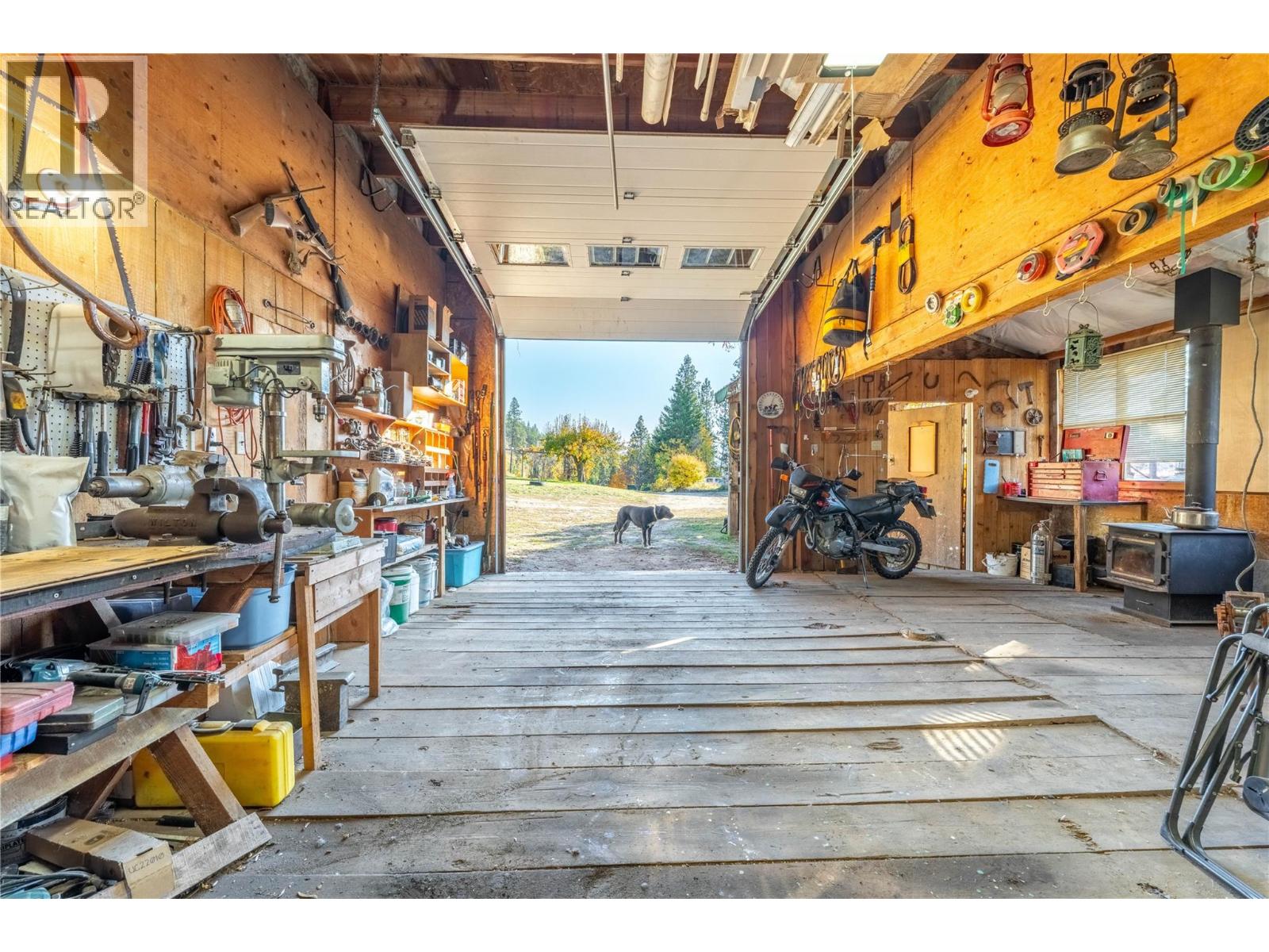 8732 3A Highway Sirdar, BC V0B2N1_41