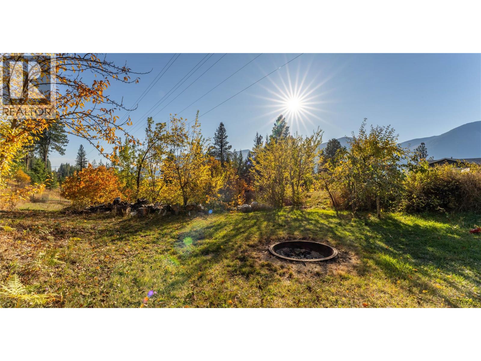 8732 3A Highway Sirdar, BC V0B2N1_77