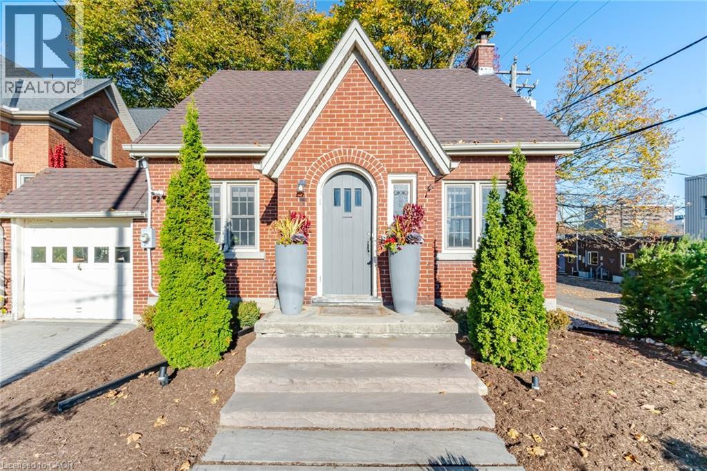 11 Rock Avenue, Kitchener, Ontario  N2M 2N9 - Photo 2 - 40873381