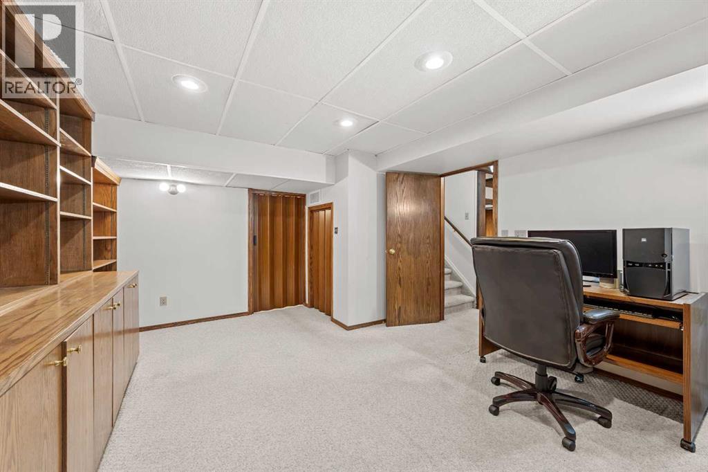 6268 Silver Springs Hill NW, Calgary, Alberta  T3B 3E6 - Photo 39 - A2353631