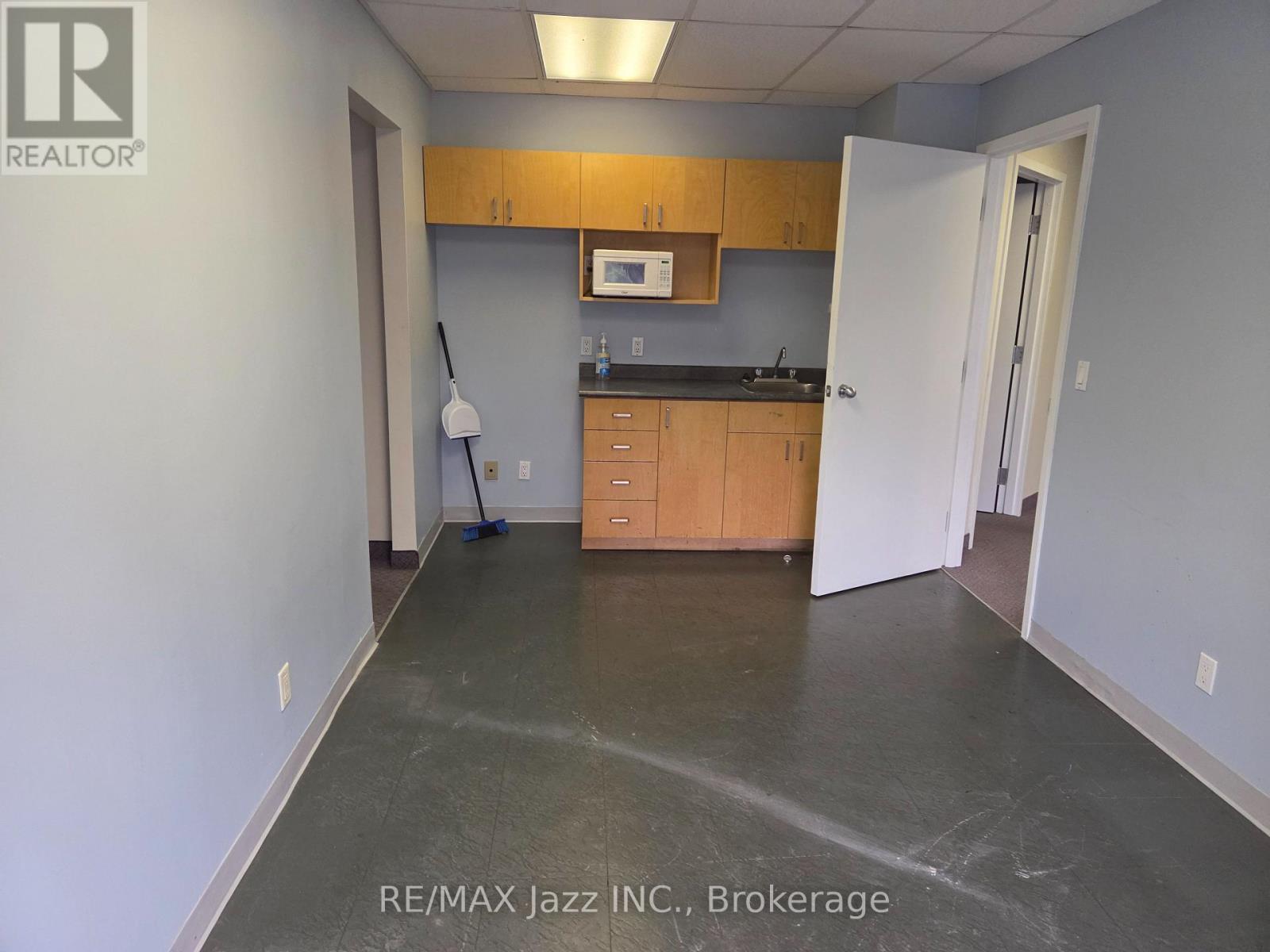 202 - 633 King Street E, Oshawa, Ontario  L1H 1G3 - Photo 9 - E13778778