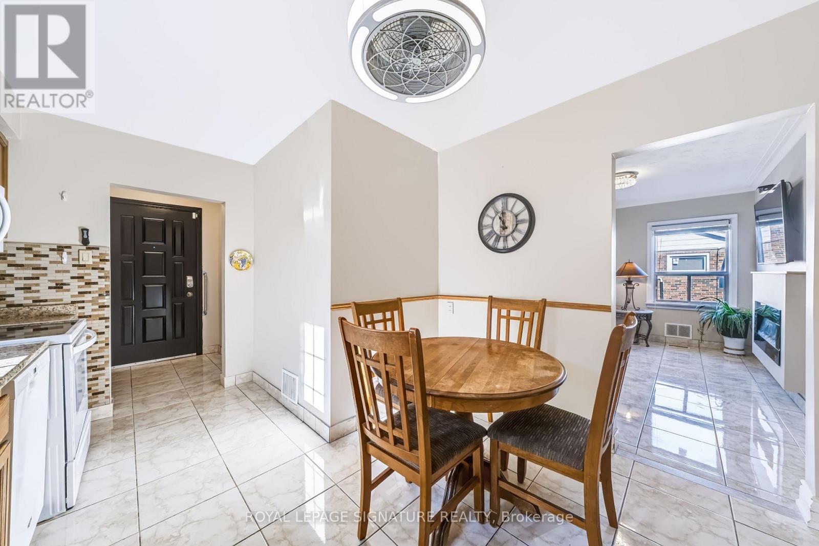 1377 Birchmount Road, Toronto, Ontario  M1P 2E2 - Photo 16 - E14116584