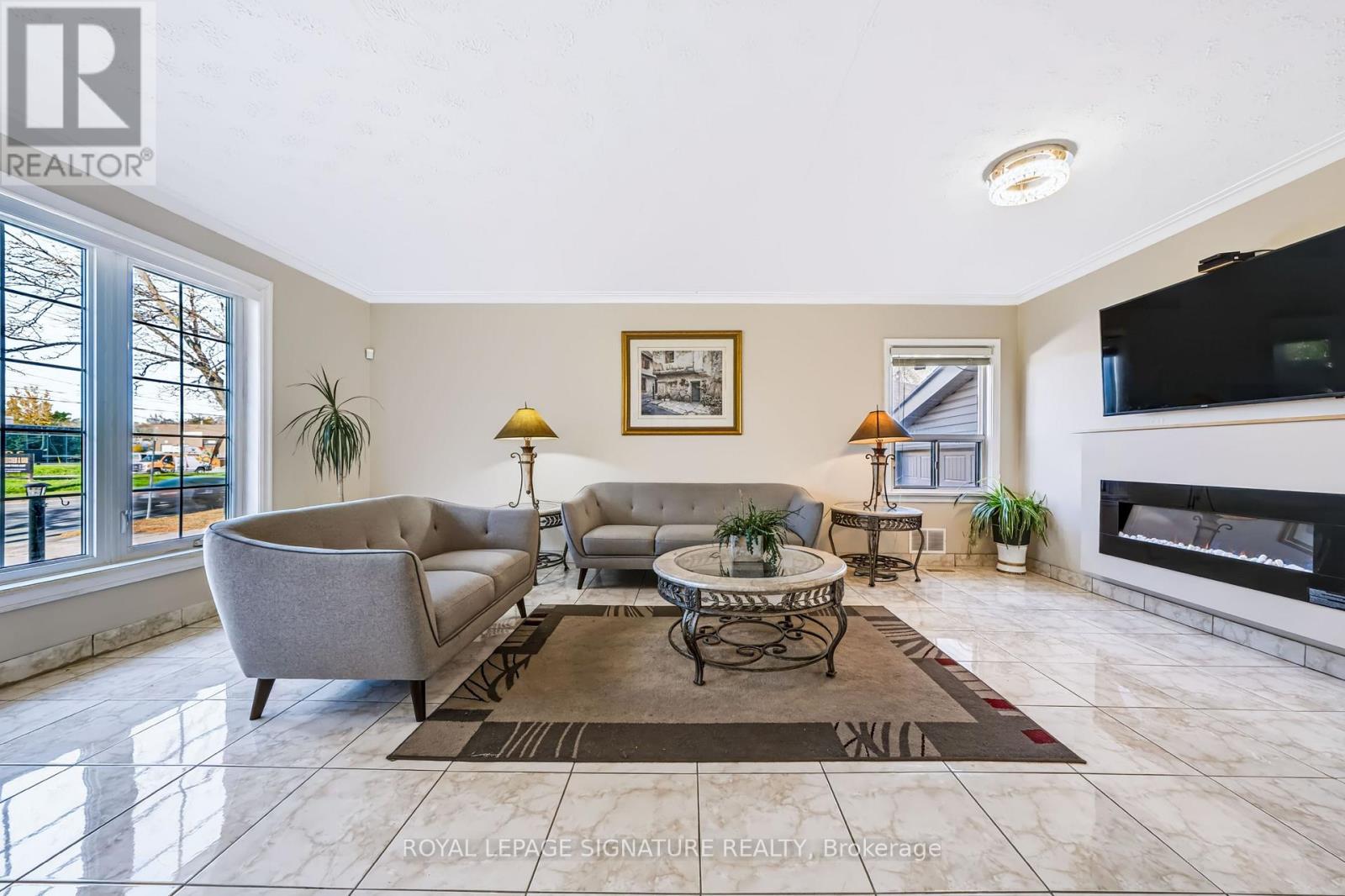 1377 Birchmount Road, Toronto, Ontario  M1P 2E2 - Photo 7 - E14116584