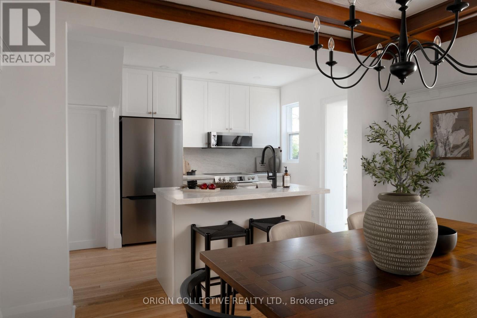 6 Oakdene Crescent, Toronto, Ontario  M4J 4H9 - Photo 3 - E14116592