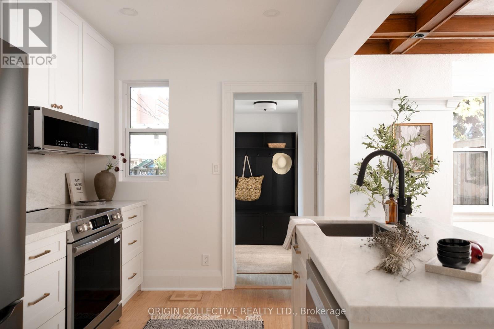 6 Oakdene Crescent, Toronto, Ontario  M4J 4H9 - Photo 6 - E14116592