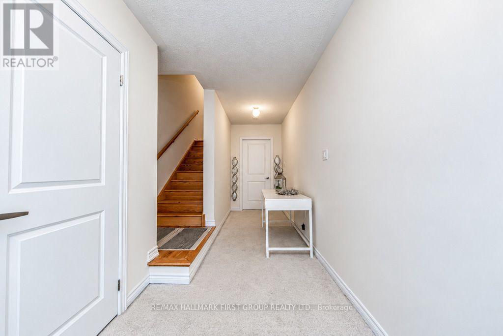 2620 Apricot Lane, Pickering, Ontario  L1X 0G8 - Photo 6 - E14116622