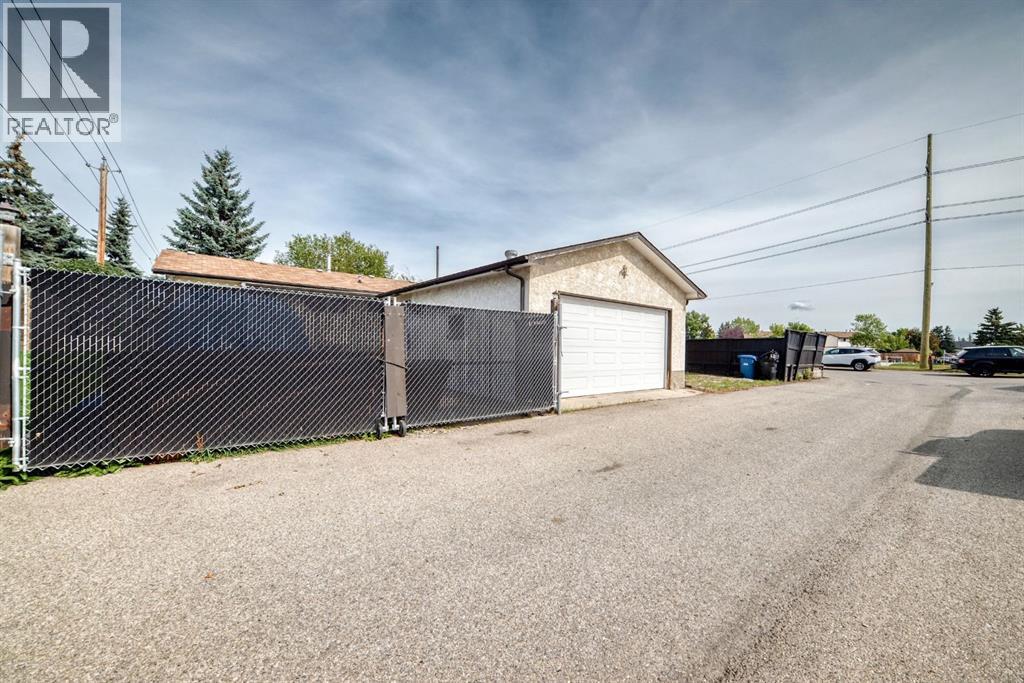947 Maitland Way NE, Calgary, Alberta T2A 5M8 - Photo 34 - A2338420