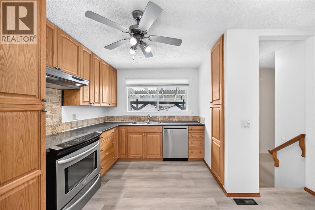 947 Maitland Way NE, Calgary, Alberta T2A 5M8 - Photo 8 - A2338420
