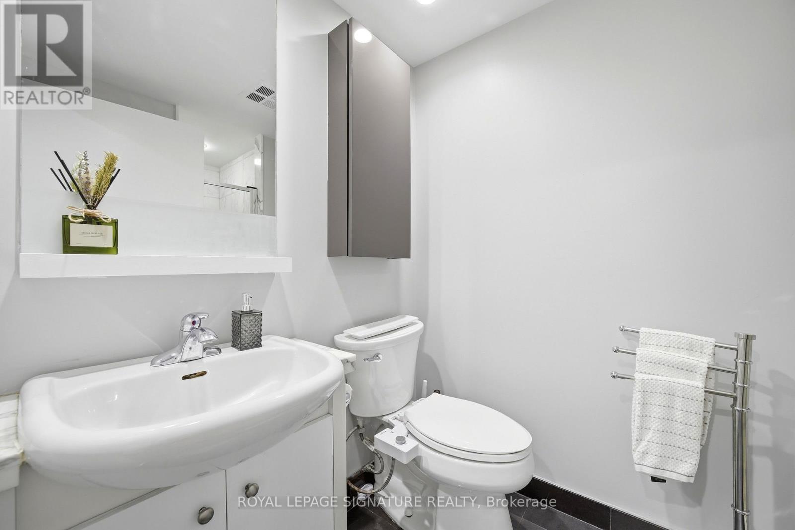 510 - 218 Queens Quay W, Toronto, Ontario  M5J 2Y6 - Photo 15 - C14092112