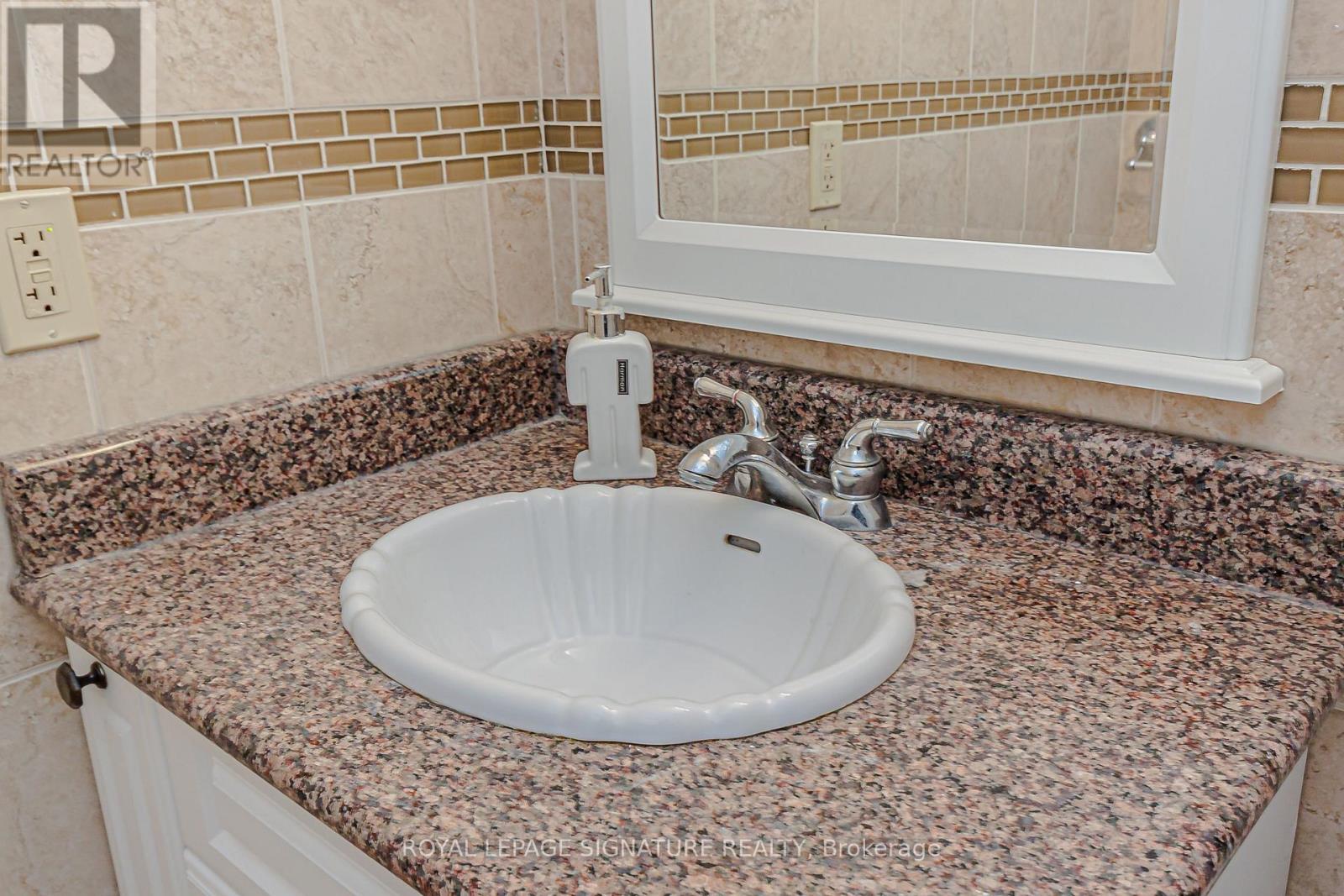 2205 - 50 Quebec Avenue, Toronto, Ontario  M6P 4B4 - Photo 28 - W14116576
