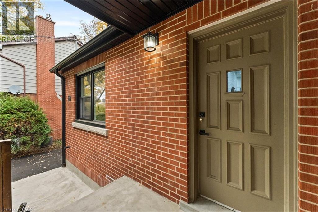 39 West 21st Street, Hamilton, Ontario  L9C 4M6 - Photo 5 - 40873705