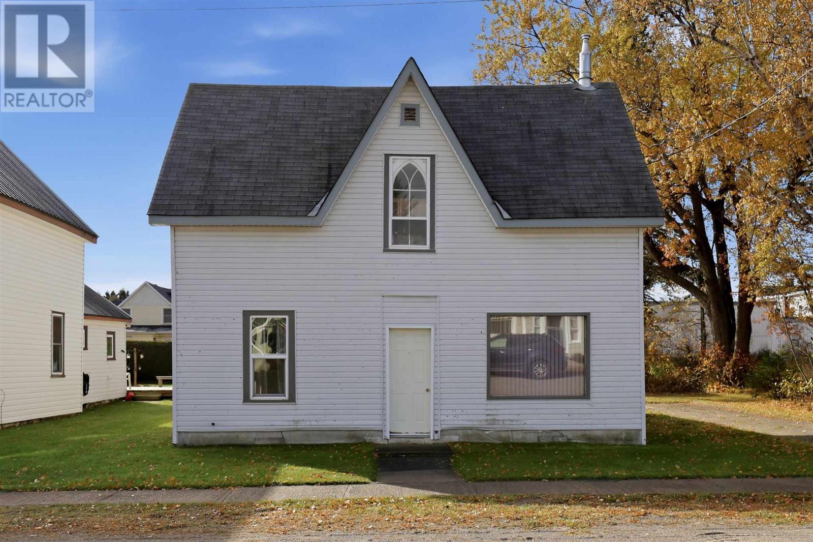 11 Huron ST E, Thessalon, Ontario