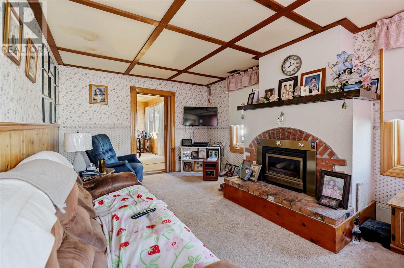 11 Huron St E, Thessalon, Ontario  P0R 1L0 - Photo 2 - SM262984
