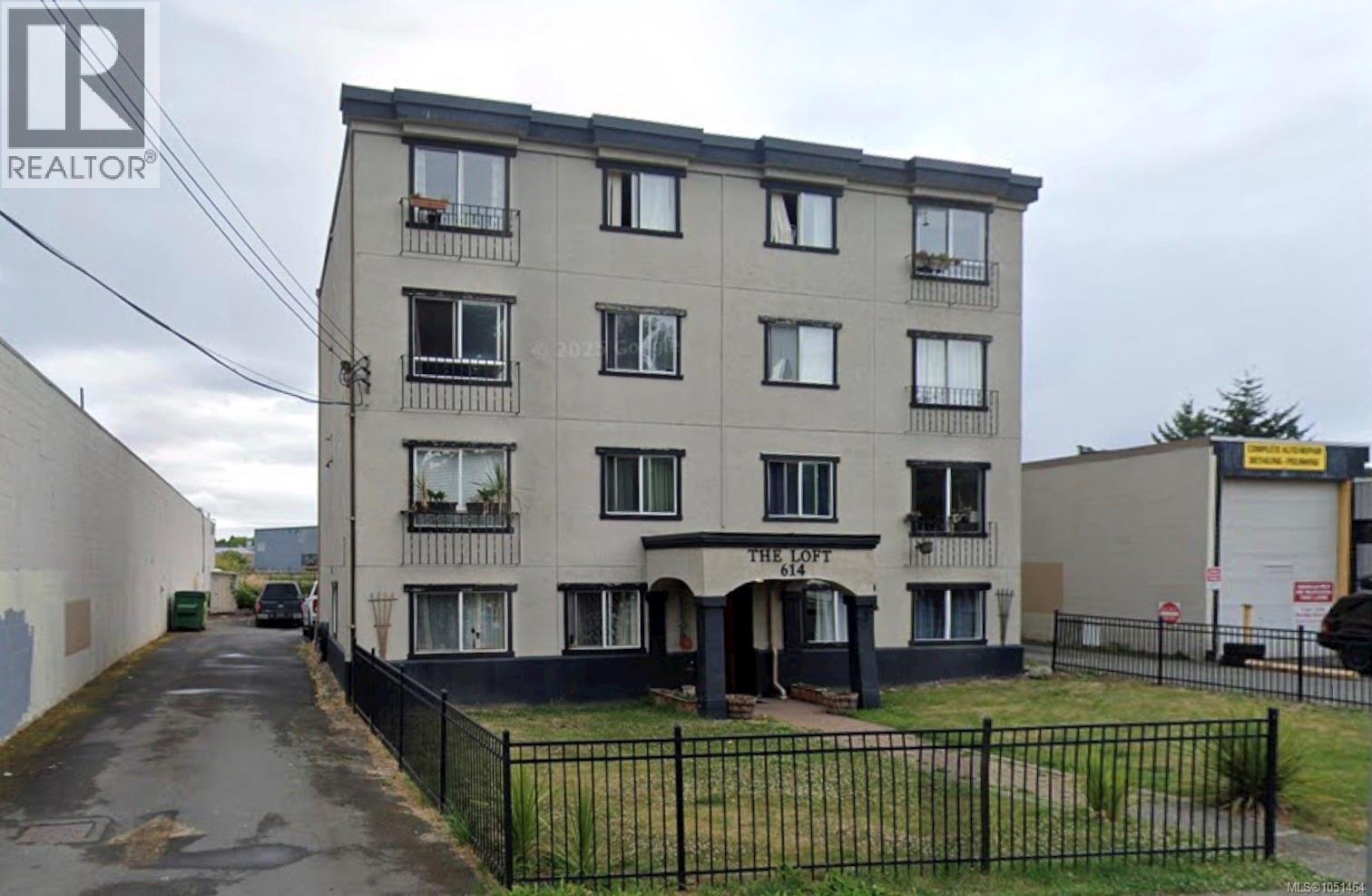 614 Esquimalt Rd, Victoria, British Columbia