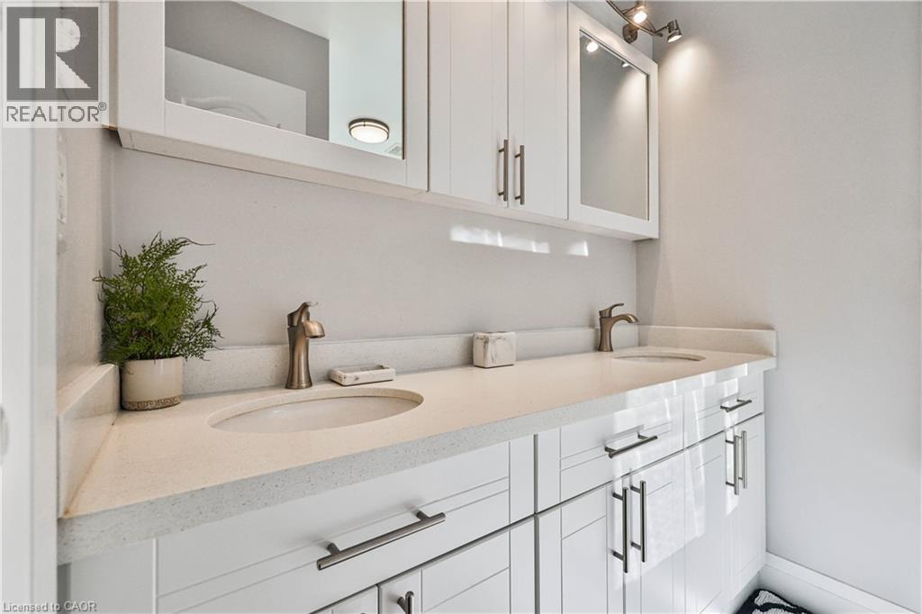 2387 Lionstone Drive, Oakville, Ontario  L6M 4S8 - Photo 17 - 40870373