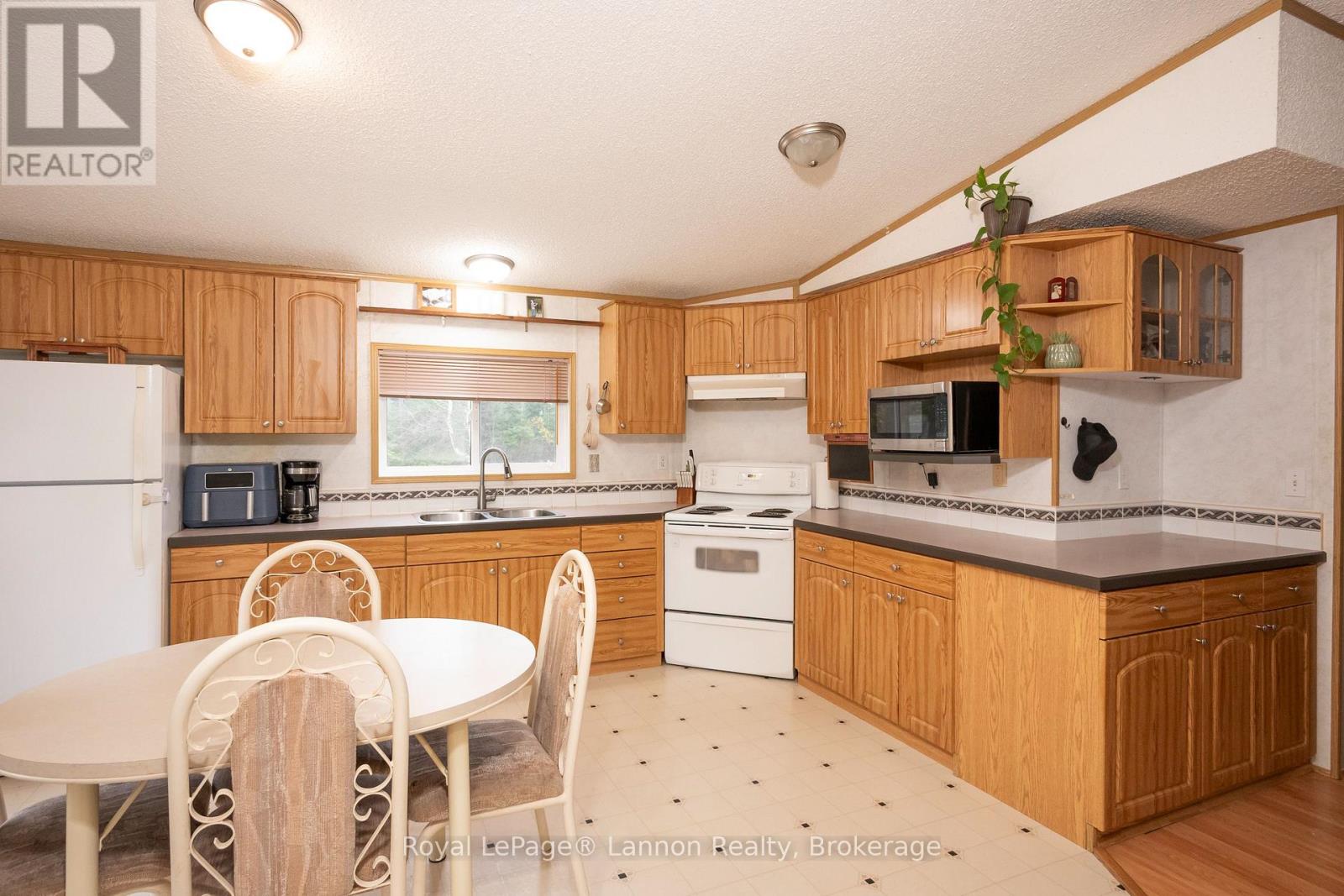 580 11/17 Highway, Thunder Bay Remote Area, Ontario  P0T 1K0 - Photo 10 - X14116834