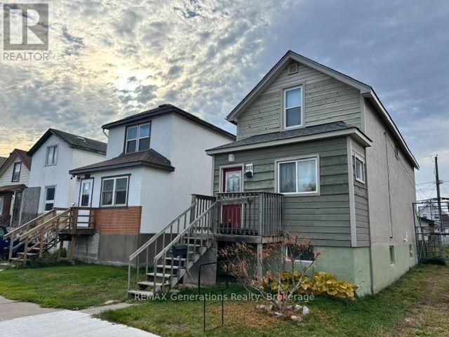 831 MCINTOSH STREET, Thunder Bay, Ontario