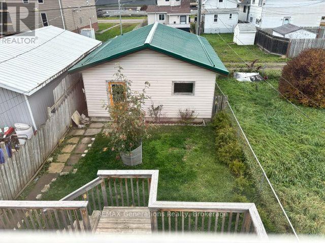 831 Mcintosh Street, Thunder Bay, Ontario  P7C 3A7 - Photo 2 - X14116878